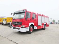 重汽8T水灌消防車